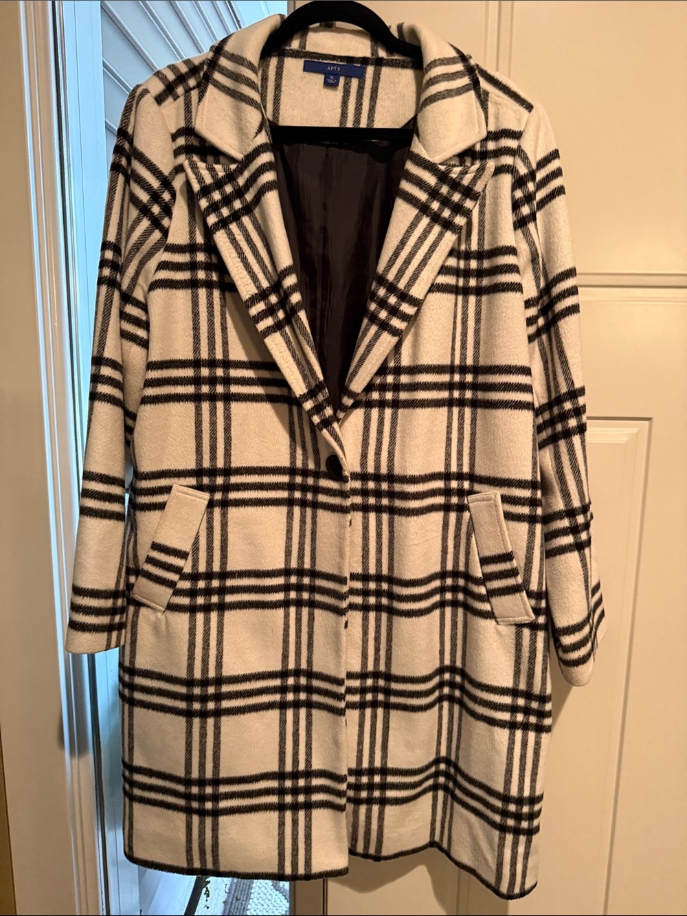 Apt. 9 Cream and Black Plaid Single-Button Trench Coat